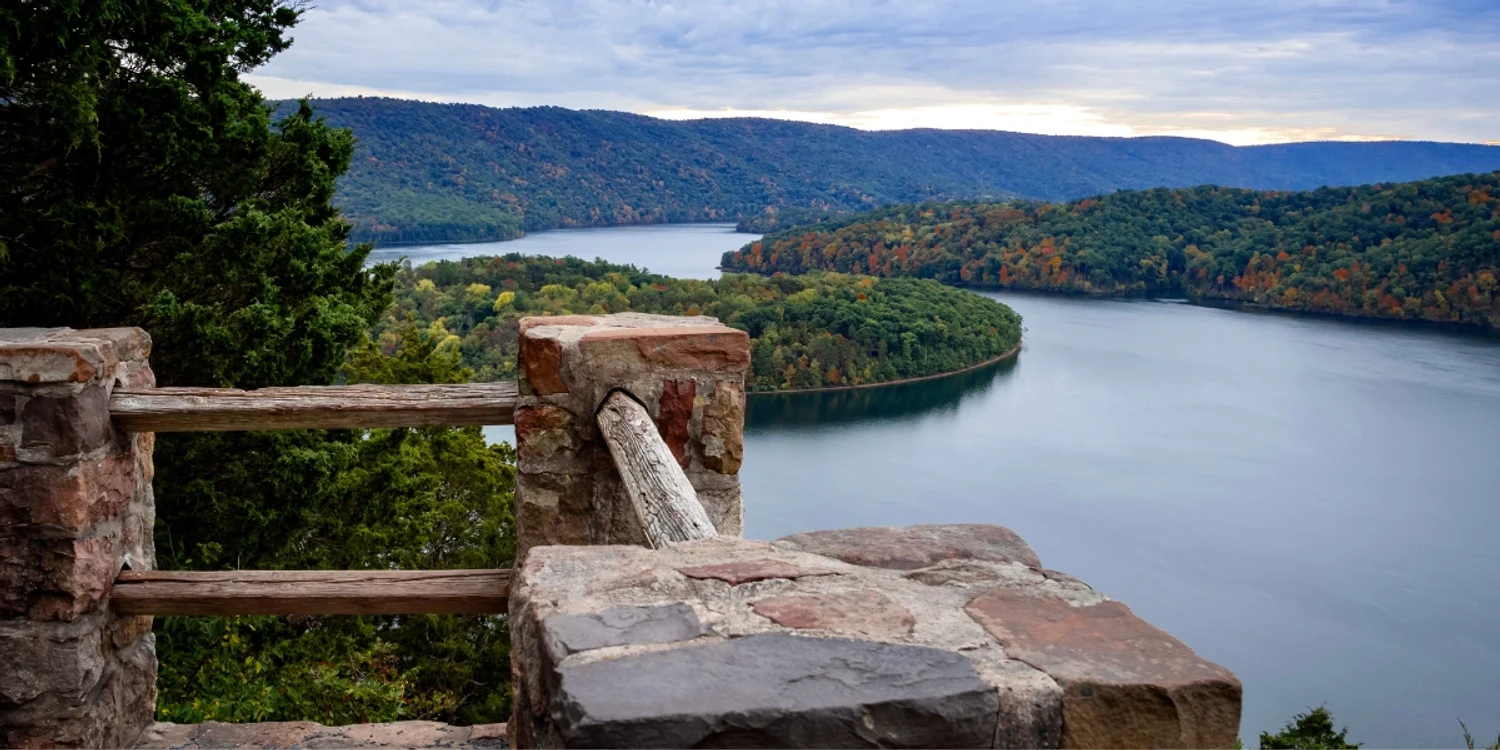 Hawn's overlook in the mountains with a view of Raystown Lake in the fall just before sunset