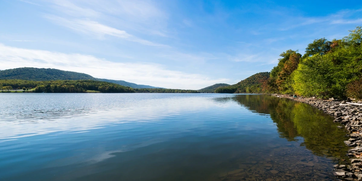 Raystown Lake in the summer